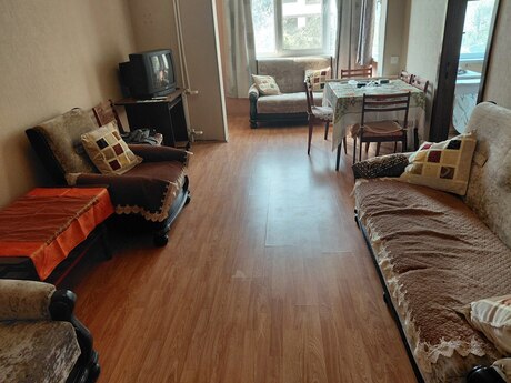 Azadlıq Prospektidə 2 otaqlı köhnə tikili mənzil kirayə verilir, 48 m², 600 AZN/ay, şəkil 2 / 10