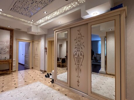 İçəri Şəhərdə 4 otaqlı yeni tikili mənzil satılır, 210 m², 670 000 AZN, şəkil 3 / 12