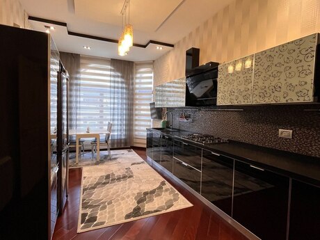 İçəri Şəhərdə 4 otaqlı yeni tikili mənzil satılır, 210 m², 670 000 AZN, şəkil 2 / 12