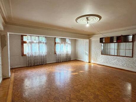 Nərimanovda 4 otaqlı köhnə tikili mənzil satılır, 95 m², 250 000 AZN, şəkil 4 / 12