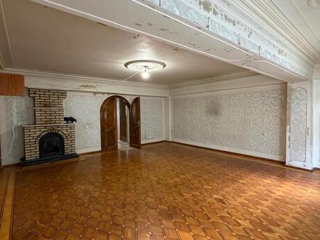 Nərimanovda 4 otaqlı köhnə tikili mənzil satılır, 95 m², 250 000 AZN, şəkil 5 / 12