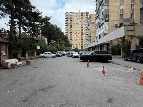 Nərimanovda 4 otaqlı köhnə tikili mənzil satılır, 95 m², 250 000 AZN, şəkil 2 / 12
