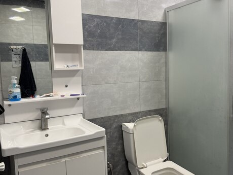 Nəriman Nərimanovda 3 otaqlı yeni tikili mənzil kirayə verilir, 130 m², 200 AZN/ay, şəkil 2 / 4