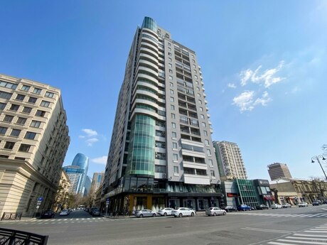 4 otaq · 210 m²