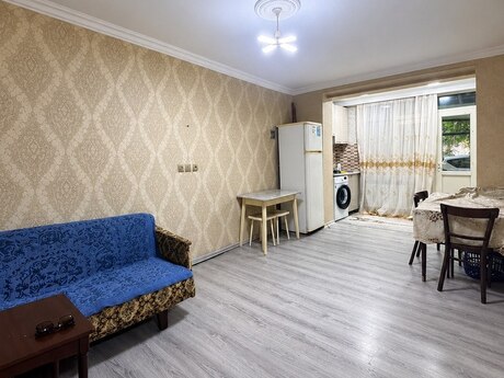 Объявление №6548918 - Баку, м. Элмляр Академиясы, 2-комн., 40 м², 1/5 этаж