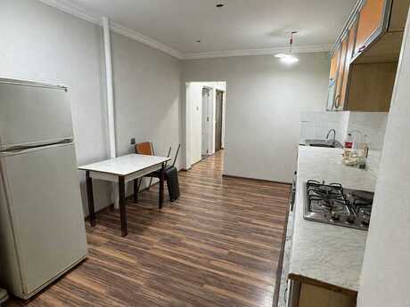 2-room old-build apartment for sale in Xalqlar Dostluğu, 65 m², 172 000 AZN, photo 5 / 7