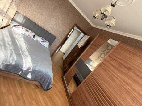 Yeni Günəşlidə 3 otaqlı köhnə tikili mənzil kirayə verilir, 80 m², 550 AZN/ay, şəkil 2 / 8