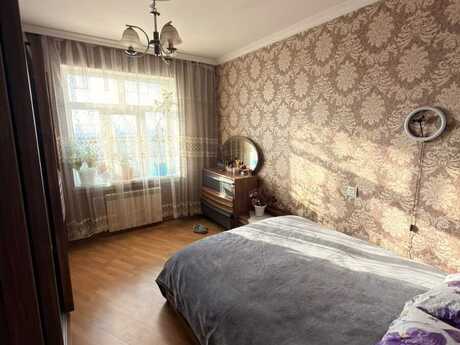 Yeni Günəşlidə 3 otaqlı köhnə tikili mənzil kirayə verilir, 80 m², 550 AZN/ay, şəkil 3 / 8
