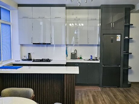 28 Mayda 3 otaqlı yeni tikili mənzil kirayə verilir, 120 m², 1 800 AZN/ay, şəkil 2 / 12