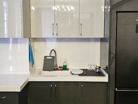 28 Mayda 3 otaqlı yeni tikili mənzil kirayə verilir, 120 m², 1 800 AZN/ay, şəkil 3 / 12