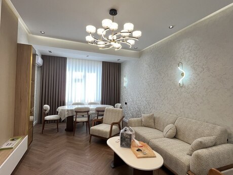 3 otaq · 117 m² · 8/16 mərtəbə, Gənclik