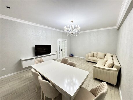 Gənclikdə 3 otaqlı yeni tikili mənzil kirayə verilir, 151 m², 1 450 AZN/ay, şəkil 2 / 12
