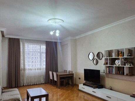 4 rooms · 160 m²