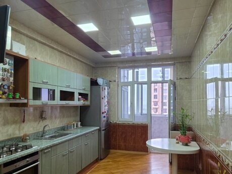 4-room new-build apartment for sale in İnşaatçılar, 160 m², 360 000 AZN, photo 3 / 12