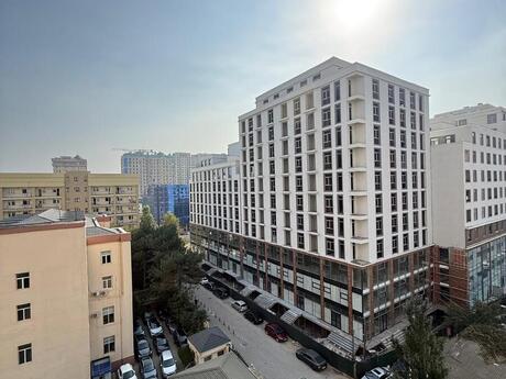 8 Noyabrda 3 otaqlı yeni tikili mənzil satılır, 137 m², 415 000 AZN, şəkil 2 / 12