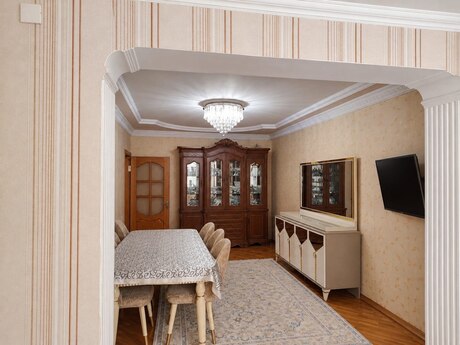 Yeni Yasamalda 3 otaqlı köhnə tikili mənzil satılır, 100 m², 240 000 AZN, şəkil 5 / 10