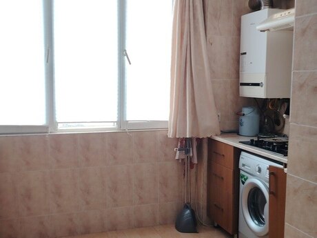 Yeni Yasamalda 3 otaqlı köhnə tikili mənzil satılır, 100 m², 240 000 AZN, şəkil 4 / 10