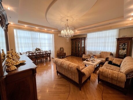 Объявление №6549429 - Баку, м. Элмляр Академиясы, 4-комн., 185 м², 8/15 этаж