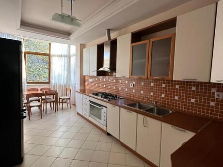 Сдаётся 3-комнатная квартира в новостройке, Sahil, 150 м², 1 600 AZN/мес, фото 5 / 12