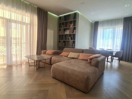 İçəri Şəhərdə 4 otaqlı yeni tikili mənzil kirayə verilir, 160 m², 2 400 AZN/ay, şəkil 2 / 12