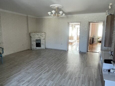 Sahildə 3 otaqlı köhnə tikili mənzil satılır, 100 m², 470 000 AZN, şəkil 3 / 12