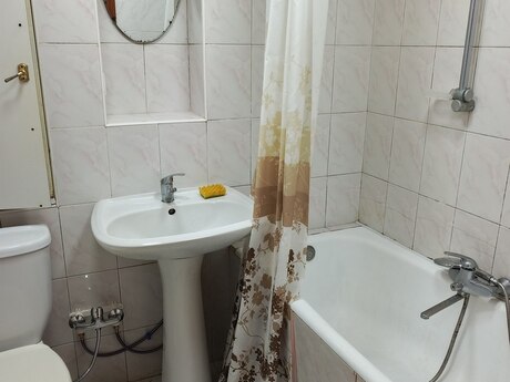 Elmlər Akademiyasında 3 otaqlı köhnə tikili mənzil kirayə verilir, 68 m², 650 AZN/ay, şəkil 3 / 12