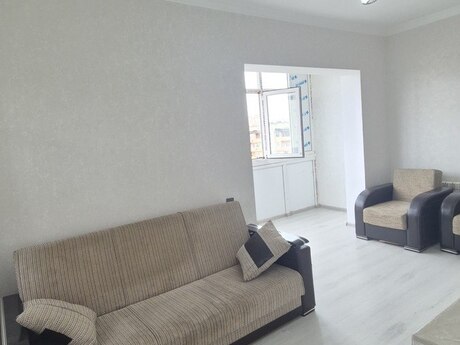 Neftçilərdə 2 otaqlı köhnə tikili mənzil satılır, 65 m², 152 000 AZN, şəkil 2 / 10