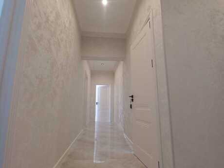 Qarayev Towers kompleksində 2 otaqlı yeni tikili mənzil satılır, 90 m², 287 000 AZN, şəkil 2 / 12
