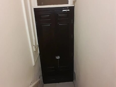 Sahildə 3 otaqlı köhnə tikili mənzil satılır, 150 m², 360 000 AZN, şəkil 2 / 12