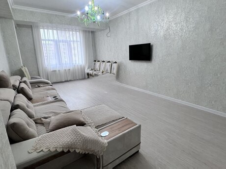 Qara Qarayevdə 2 otaqlı yeni tikili mənzil kirayə verilir, 80 m², 800 AZN/ay, şəkil 2 / 9
