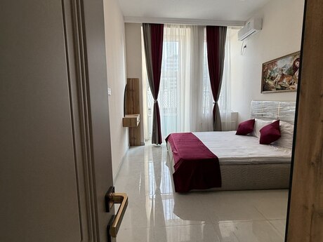 Sahildə 3 otaqlı köhnə tikili mənzil satılır, 90 m², 350 000 AZN, şəkil 3 / 11