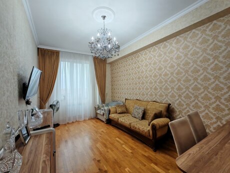 Elan №6549870 - Bakı, Avtovağzal m., 2 otaqlı, 65 m², 7/17 mərtəbə