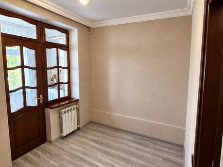 Neftçilərdə 2 otaqlı köhnə tikili mənzil satılır, 54 m², 126 000 AZN, şəkil 3 / 8