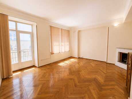 Sahildə 3 otaqlı köhnə tikili mənzil satılır, 103 m², 350 000 AZN, şəkil 2 / 12