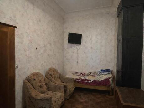 Продаётся 3-комнатная квартира в старом фонде, 28 May, 70 м², 219 999 AZN, фото 3 / 11