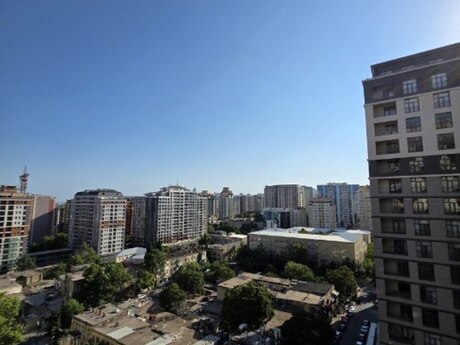 28 Mayda 3 otaqlı yeni tikili mənzil satılır, 128 m², 400 000 AZN, şəkil 3 / 10