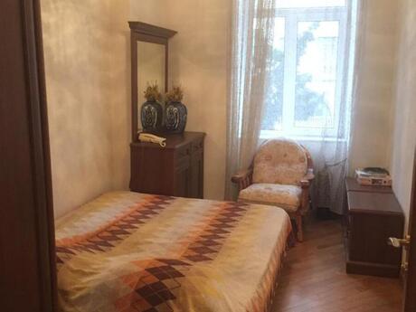 3-room old-build apartment for rent in Sahil, 80 m², 1 200 AZN/mo, photo 5 / 10