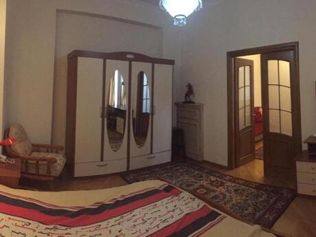 3-room old-build apartment for rent in Sahil, 80 m², 1 200 AZN/mo, photo 4 / 10