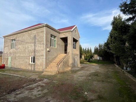 5 otaq · 200 m², Qobu