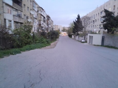 Əmircanda 3 otaqlı köhnə tikili mənzil satılır, 75 m², 159 000 AZN, şəkil 2 / 12