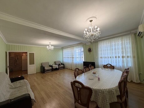 Gənclikdə 4 otaqlı köhnə tikili mənzil satılır, 100 m², 310 000 AZN, şəkil 3 / 12
