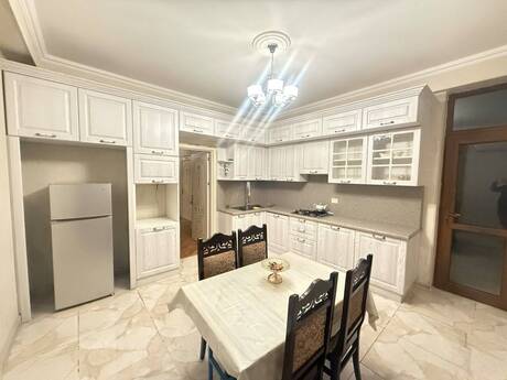 Elan №6550508 - Bakı, 8 Noyabr m., 4 otaqlı, 170 m², 11/18 mərtəbə