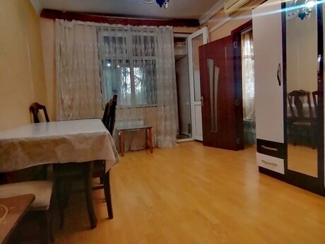 7-ci mikrorayonda 2 otaqlı köhnə tikili mənzil kirayə verilir, 40 m², 480 AZN/ay, şəkil 2 / 9