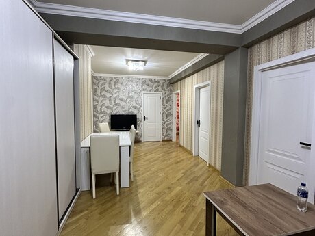 İnşaatçılarda 3 otaqlı yeni tikili mənzil satılır, 110 m², 249 000 AZN, şəkil 2 / 8