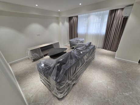28 Mayda 2 otaqlı köhnə tikili mənzil satılır, 75 m², 310 000 AZN, şəkil 3 / 11
