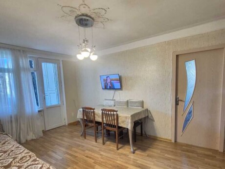 İnşaatçılarda 2 otaqlı köhnə tikili mənzil satılır, 55 m², 159 999 AZN, şəkil 2 / 12