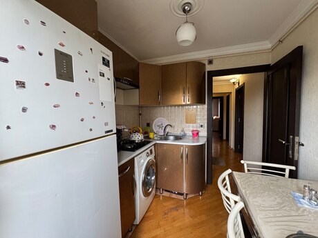 Yasamalda 3 otaqlı köhnə tikili mənzil satılır, 73 m², 240 000 AZN, şəkil 4 / 12