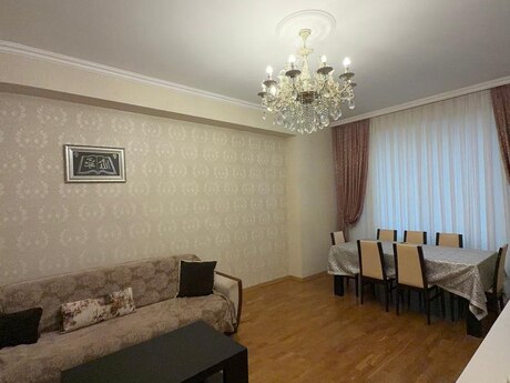 2 otaq · 70 m² · 13/17 mərtəbə, Avtovağzal