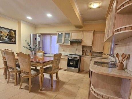 Şah İsmayıl Xətaidə 2 otaqlı köhnə tikili mənzil satılır, 65 m², 229 000 AZN, şəkil 5 / 12