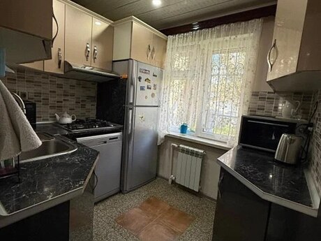 Xalqlar Dostluğunda 2 otaqlı köhnə tikili mənzil satılır, 80 m², 176 000 AZN, şəkil 2 / 8